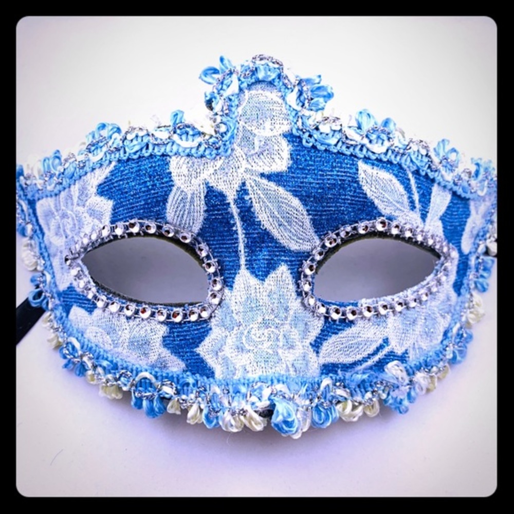 MARDI GRAS MASK NWT